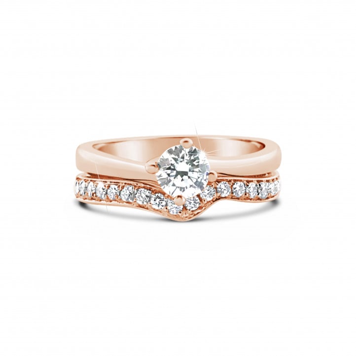 Anello eternity con diamanti curvi da 0,20 carati (mezzo set) in oro rosso