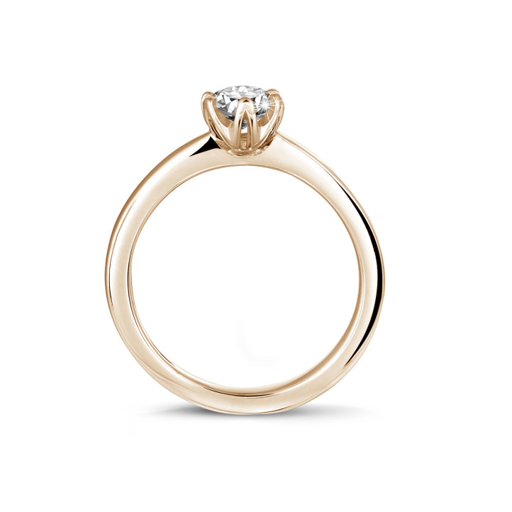Anello solitario da 0,50 carati in oro rosso con diamante rotondo