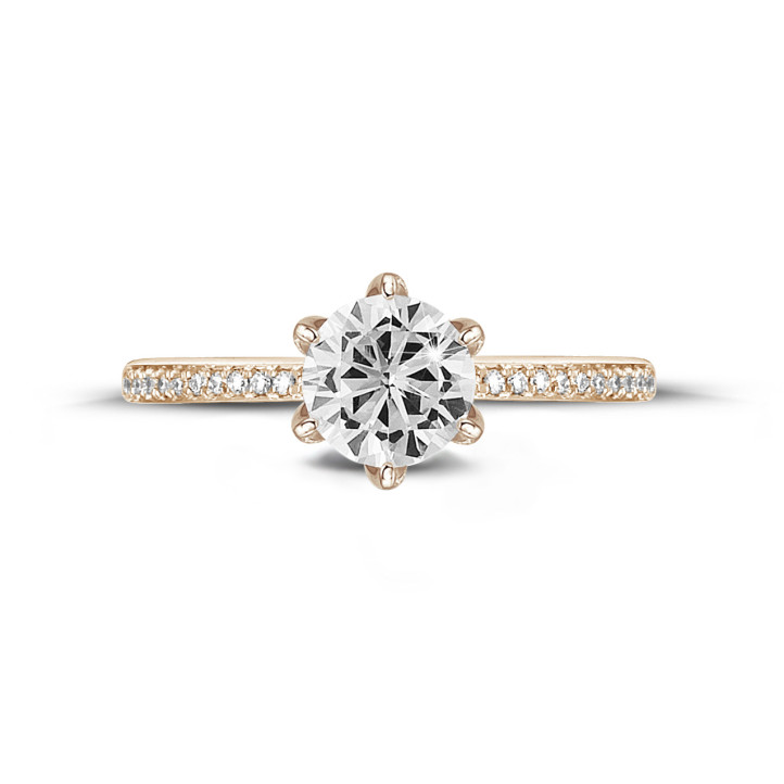 Anello solitario da 2,00 carati in oro rosso con diamanti laterali