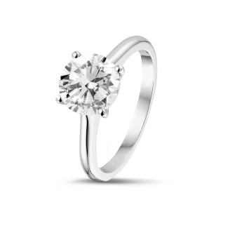 Anello solitario da 2,00 carati in oro bianco con diamante rotondo e quattro griffe