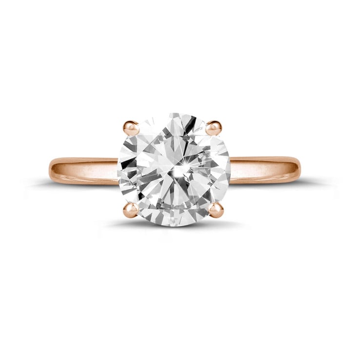 Anello solitario da 2,50 carati in oro rosso con diamante rotondo e quattro griffe