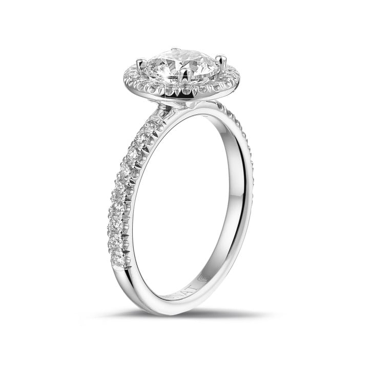 Anello solitario con halo da 1,25 carati in oro bianco con diamanti rotondi