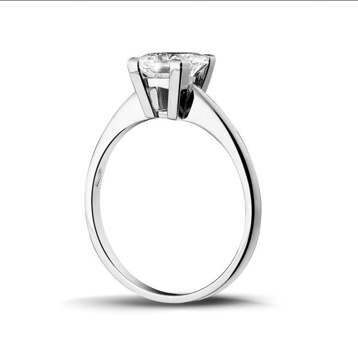 Anello solitario da 1,20 carati in oro bianco con diamante princess