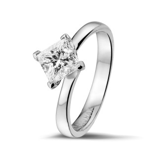 Anello solitario da 3,00 carati in platino con diamante princess