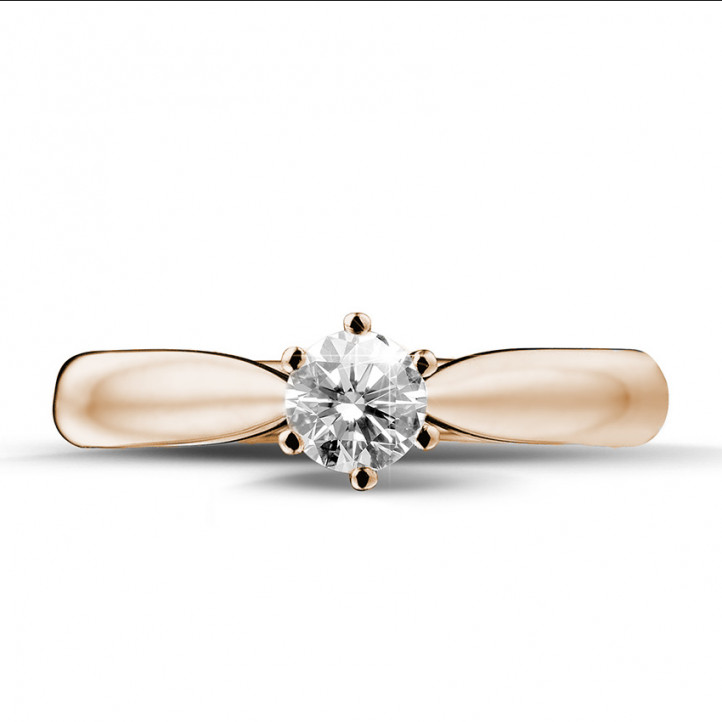 Anello con diamante solitario da 0,30 carati in oro rosso