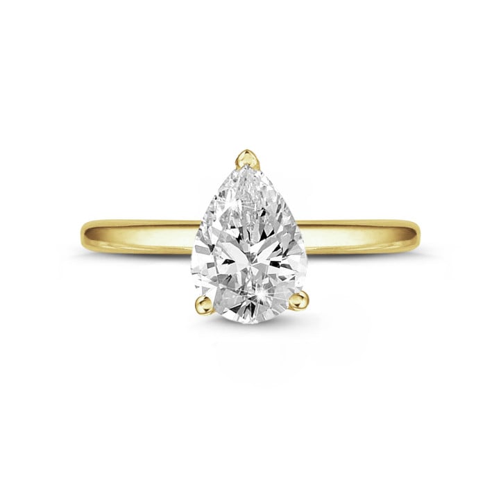 Anello solitario da 0,70 ct in oro giallo con diamante a goccia