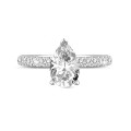 Anello solitario da 0,70 ct in oro bianco con diamante a goccia