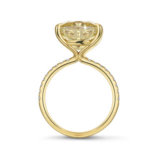 Fidanzamento - Anello solitario da 7,07 carati in oro giallo con diamante cushion "giallo intenso fancy" e pietre laterali. 