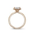 Anello solitario con halo da 1,20 carati con diamante princess in oro rosso con diamanti rotondi