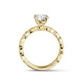 Anello solitario impilabile da 0,90 carati in oro giallo con diamante rotondo con design marquise