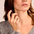 Anello eternity con diamanti curvi da 0,20 carati (mezzo giro) in oro giallo