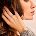 Anello eternity con diamanti curvi da 0,20 carati (mezzo giro) in oro giallo
