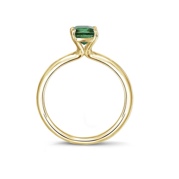 Anello solitario in oro giallo con smeraldo