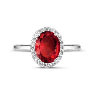 Anello Halo in oro bianco con rubino ovale