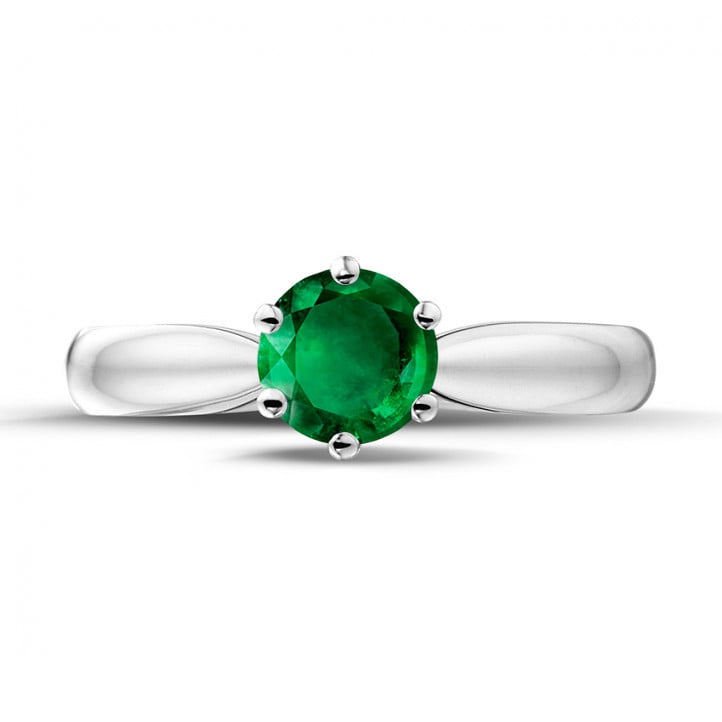Anello solitario in platino con smeraldo rotondo