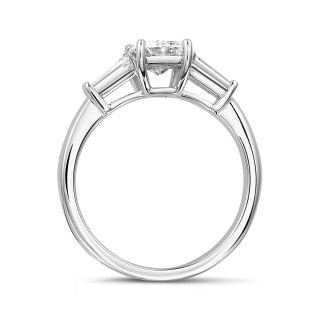 Anelli - Anello trilogy da 1,00 carati in oro bianco con diamante taglio radiant e baguette affusolate