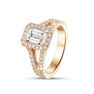 Anello Halo - Anello solitario da 1,00 carati in oro rosso con diamante taglio smeraldo e diamanti laterali