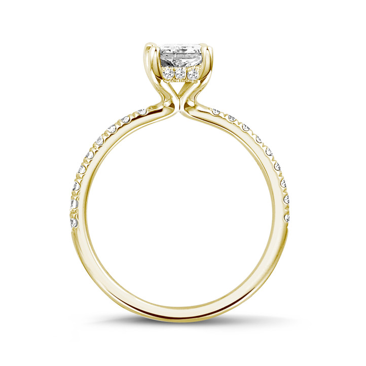 Anello solitario da 1,50 carati con diamante taglio radiant e alone nascosto in oro giallo