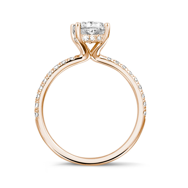 Anello solitario da 1,00 carati con diamante cushion e halo nascosto in oro rosso 