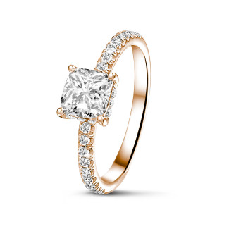 Anello solitario da 1,20 carati con diamante taglio cuscino e alone nascosto in oro rosso. 