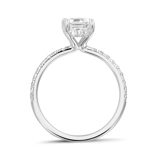 Fidanzamento - Anello solitario da 1,50 carati con diamante taglio Asscher e alone nascosto in oro bianco. 