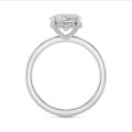 Anello solitario su misura con diamante taglio marquise