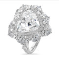 Anello su misura con diamante a forma di cuore