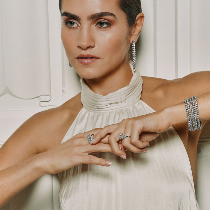 Bracciale tennis largo 25,90 ct in oro giallo