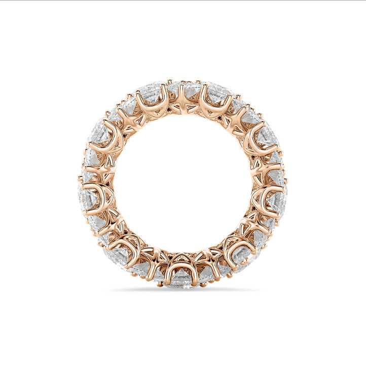 Anello cocktail completo su misura con diamanti ovali e rotondi