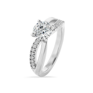 Anello solitario su misura con fascia intrecciata