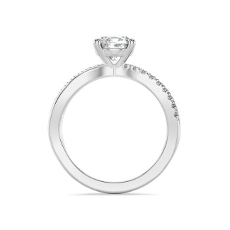 Anello solitario su misura con fascia intrecciata