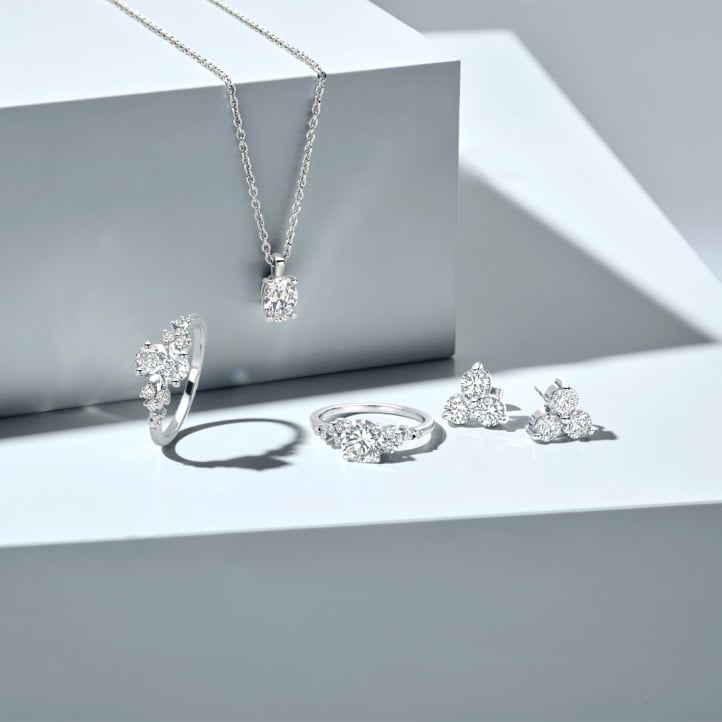 Orecchini trilogia con diamanti da 2,00 carati in oro rosso