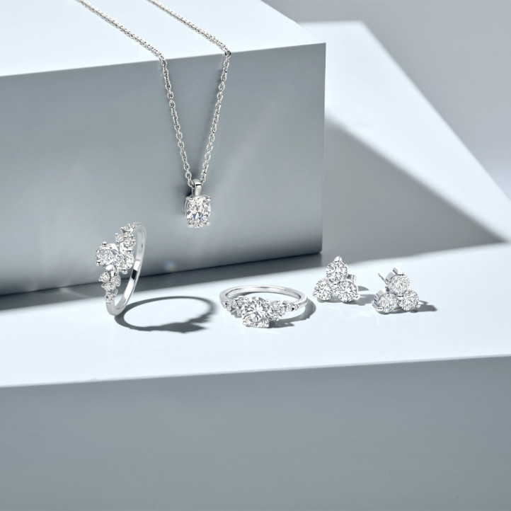 Orecchini trilogy con diamanti da 0,60 carati in oro bianco