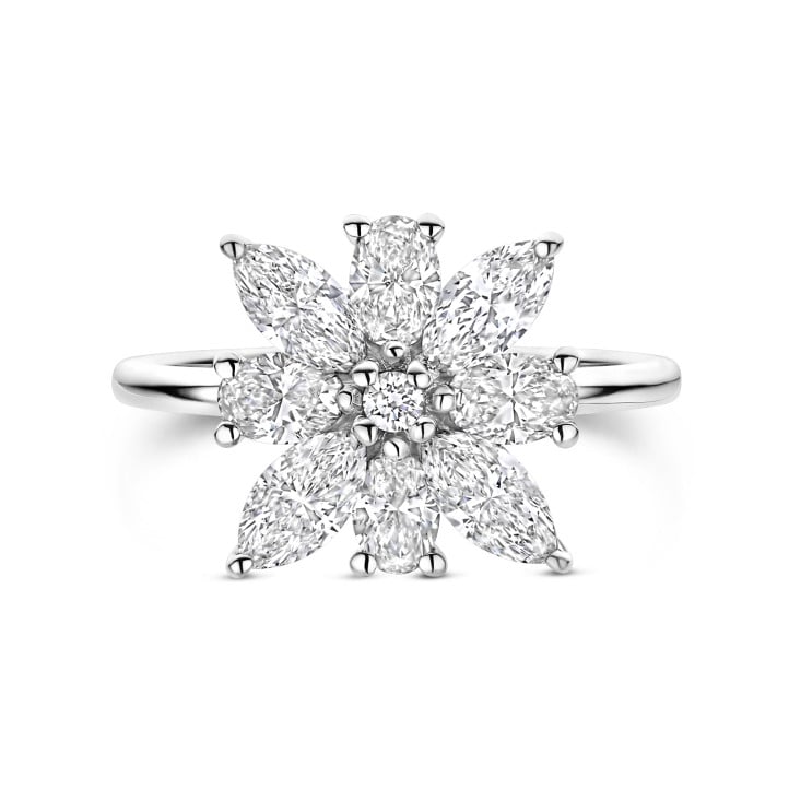 Anello Flowers con petali di diamanti taglio marquise