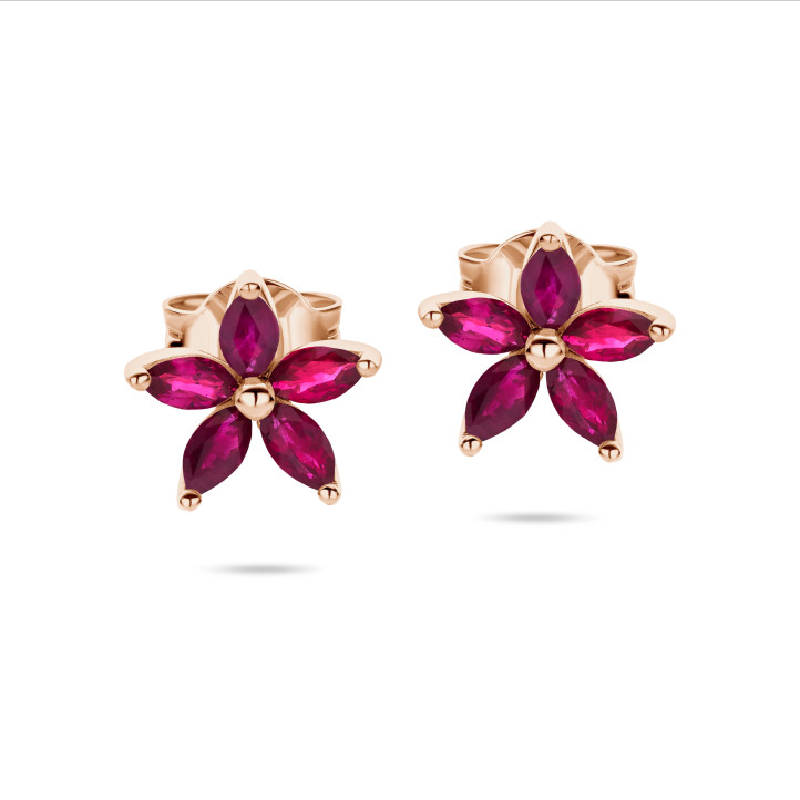 Orecchini Flowers con petali in rubini rossi taglio marquise in oro rosso