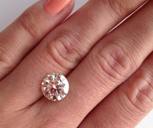 Cosa determina il prezzo di un diamante?