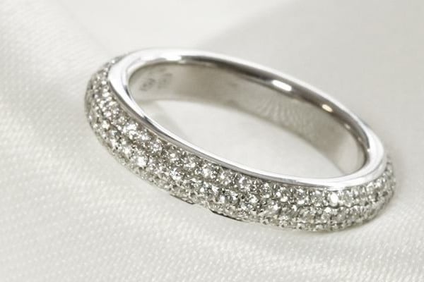 Dove posso investire in platino e diamanti in modo sicuro?