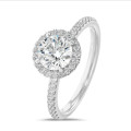 Anello solitario halo da 2,00 carati in oro bianco con diamanti tondi