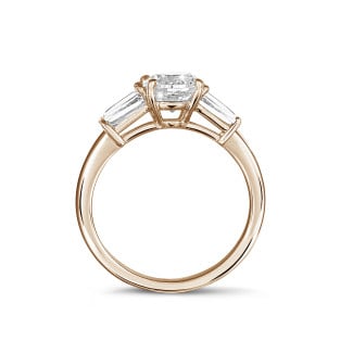 Anelli - Anello trilogy da 1,00 carati in oro rosso con diamante rotondo e baguette affusolate