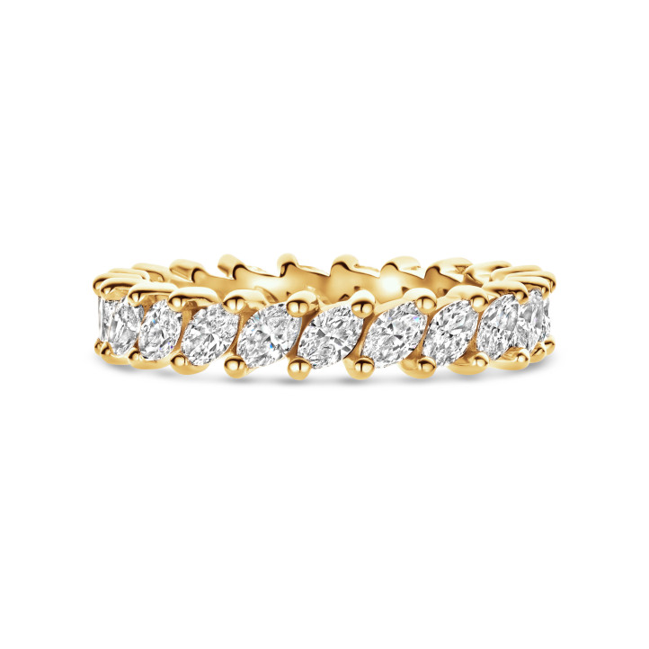 Anello eternity a 1,75 carati con diamanti taglio marquise in oro giallo