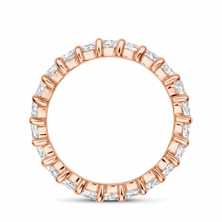 Anello eternity a 1,75 carati con diamanti taglio marquise in oro rosso
