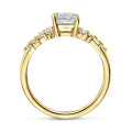 Anello solitario con diamante taglio Asscher da 1.50 carati in oro giallo