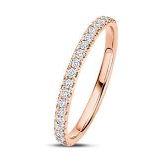 Anello eternity semiincastonato da 0,26 carati in oro rosso - si abbina a tutti gli anelli della collezione Fancy Shapes