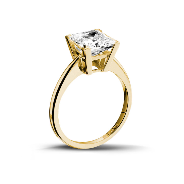 Anello solitario da 3,00 carati in oro giallo con diamante princess