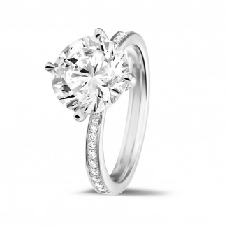 Anello solitario - Anello solitario con diamante da 3,00 carati in oro bianco con diamanti laterali