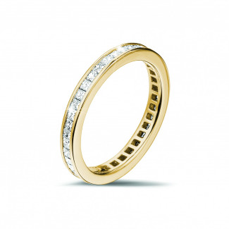 Anello eternity da 0,90 carati (set completo) in oro giallo con piccoli diamanti princess