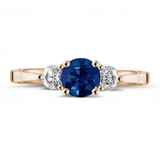 Anelli - Anello trilogy in oro rosso con zaffiro centrale e 2 diamanti rotondi