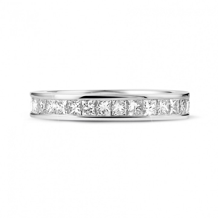 Anello eternity da 1,75 carati (set completo) in oro bianco con diamanti princess