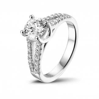 Anello solitario da 1,00 carati in platino con diamanti laterali