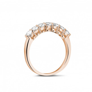 Anelli - Anello eternity con diamanti da 0,70 carati in oro rosso